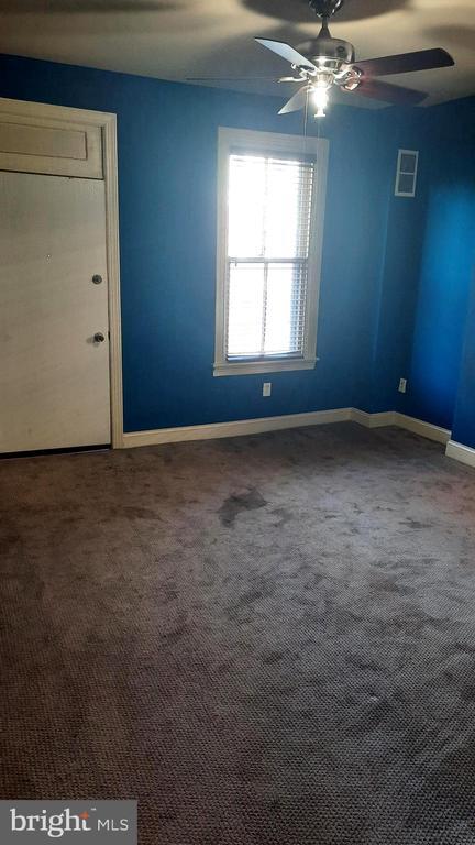 Building Photo - 238 Muench St