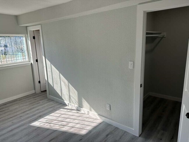 Building Photo - 1912 Gentry St