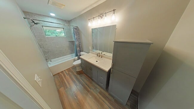 Building Photo - "Spacious 4-Bedroom Gem with 3 Full Baths ...