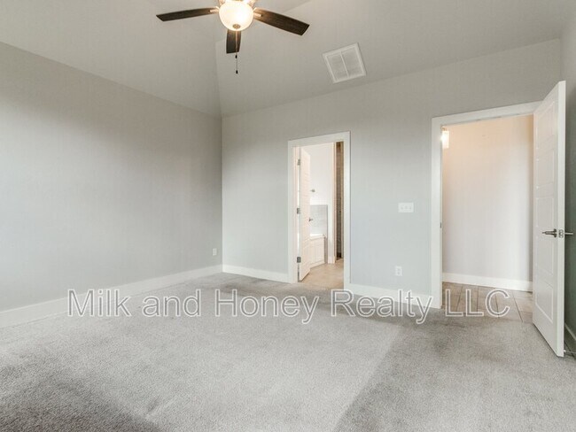 Building Photo - 14525 Rochefort Ln