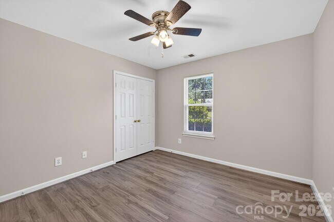 Building Photo - 12516 Cardinal Point Rd