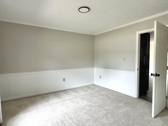 Building Photo - 6604 Kodiak Dr
