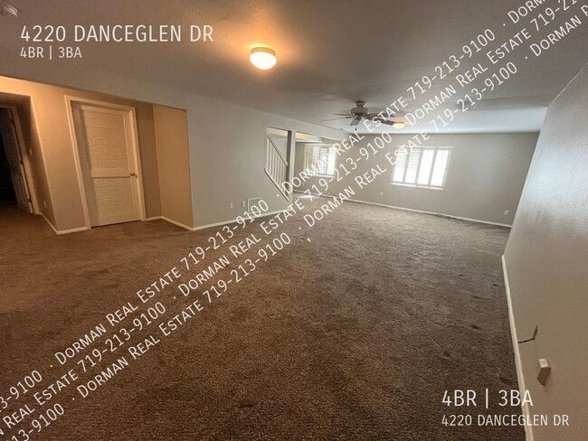 Building Photo - 4220 Danceglen Dr