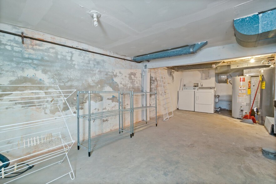 Building Photo - 805 S Hanover St