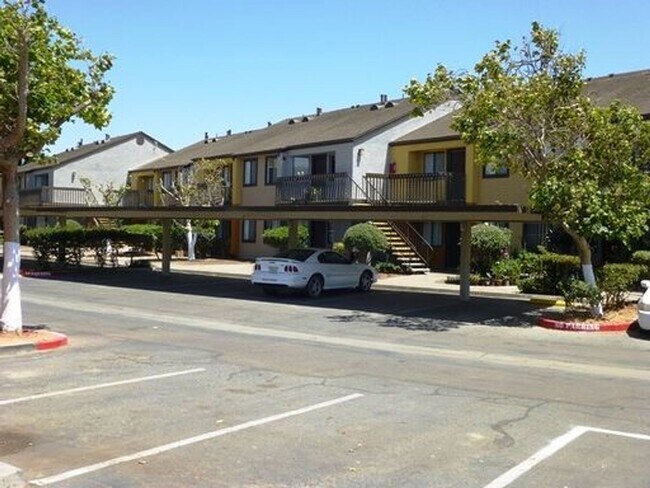 Building Photo - Oakwood Village Apartments