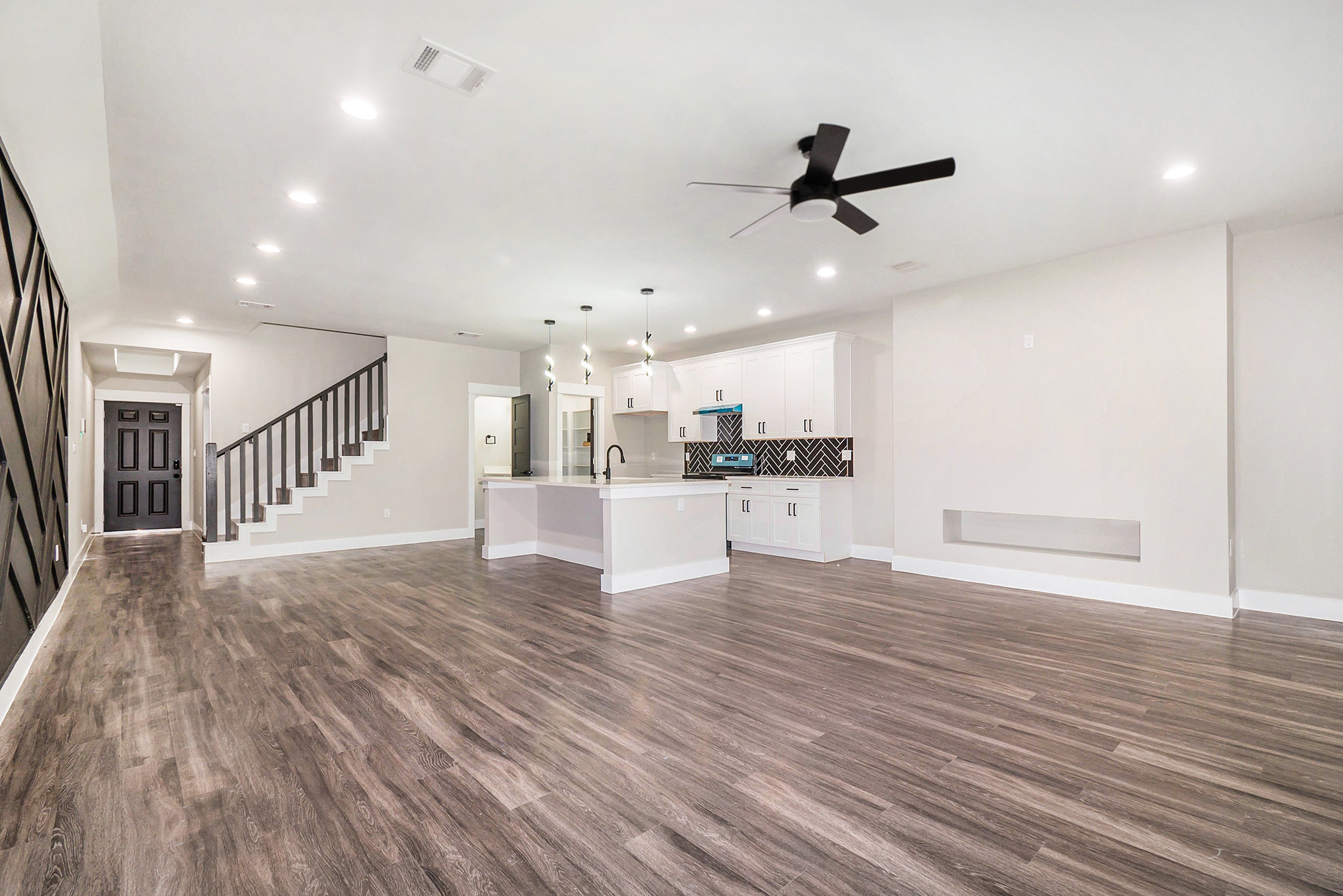 Building Photo - 8119 Venus St