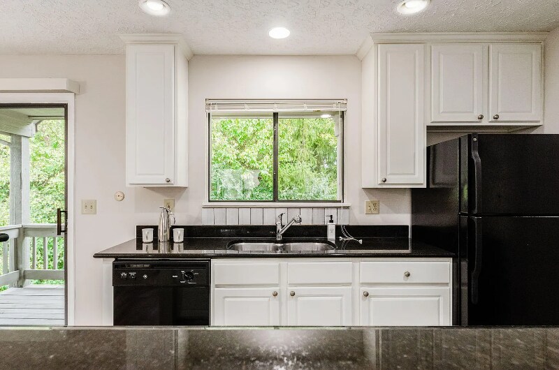 Building Photo - 5340 Darlington Rd