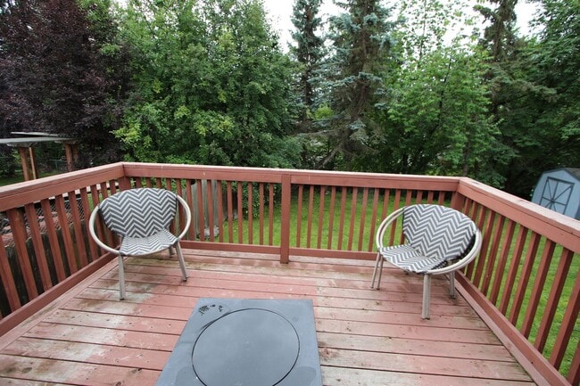 Building Photo - 3 Bedroom Home in Eagle River w/ Fenced Backyard!