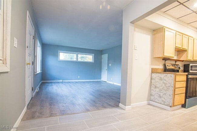 Building Photo - 1399 Barlow Rd