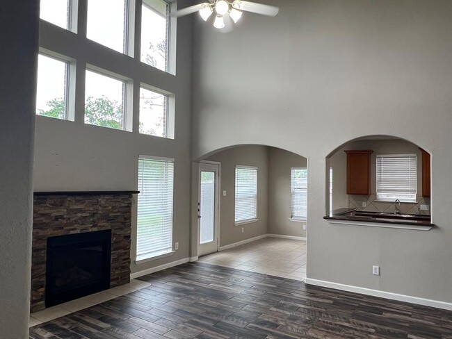 Building Photo - 3821 Armand Dr