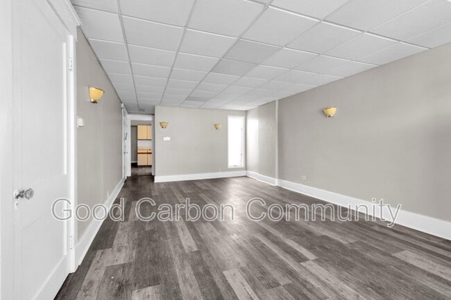 Building Photo - 1247 Hertel Ave