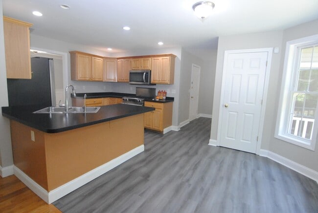 Building Photo - 46 Cherrywood Dr