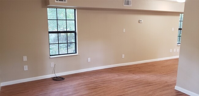 Building Photo - 15906 Longneck Dr