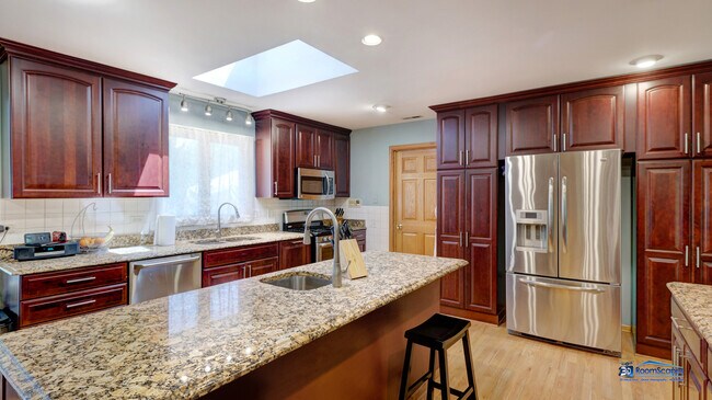 Building Photo - 2226 Shannondale Dr