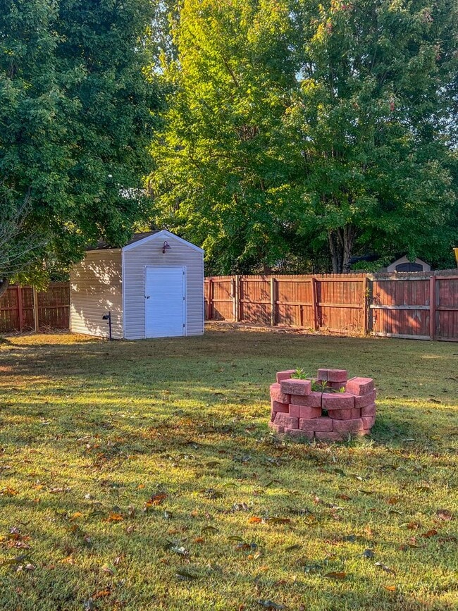 Building Photo - Beautiful Single-Family Home! Bonus Room, ...