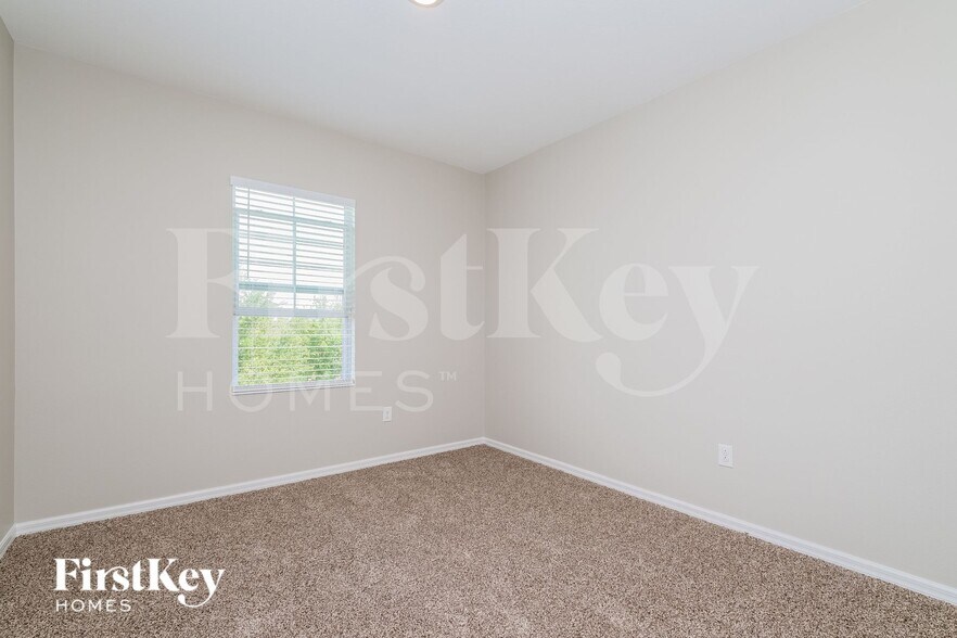 Building Photo - 8308 Round Leaf Ln