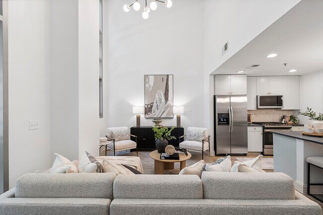 Building Photo - 905 Juniper St NE