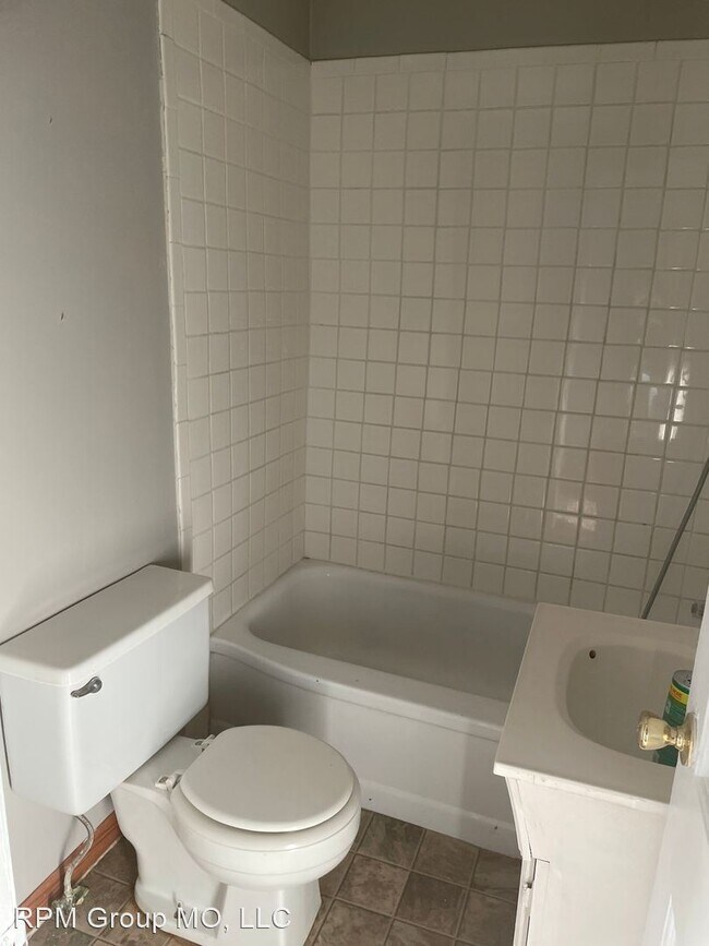 Building Photo - 4 br, 1.5 bath House - 1637 E Blaine Street