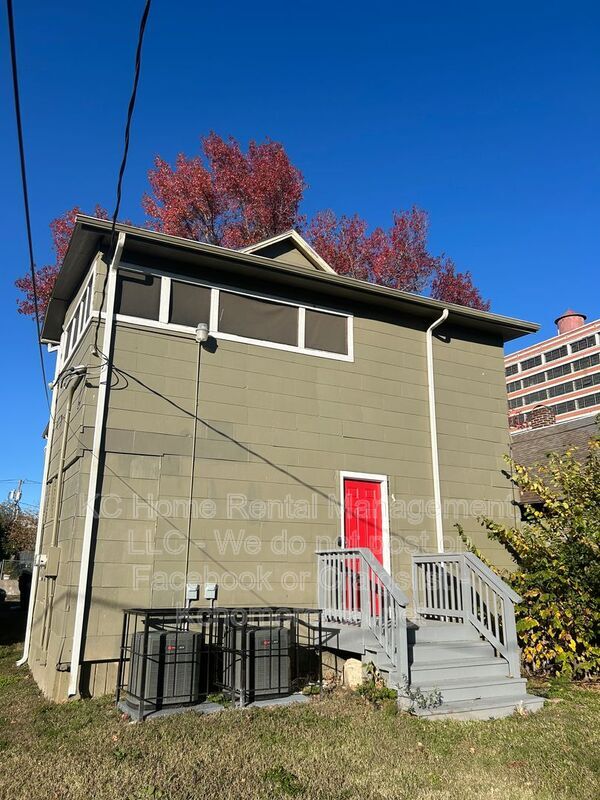 Building Photo - 5233 E 6th St