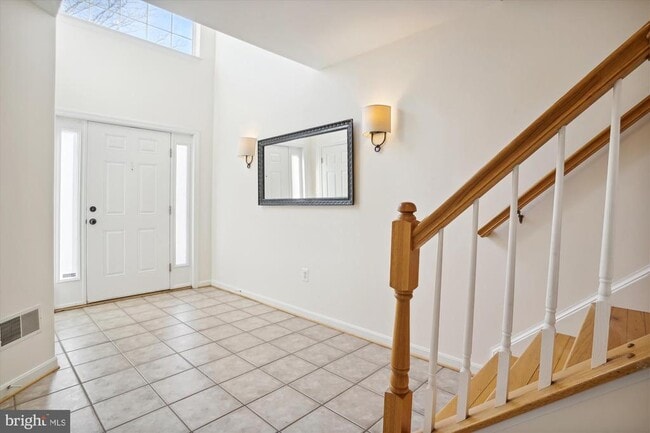 Building Photo - 8427 Carmela Cir