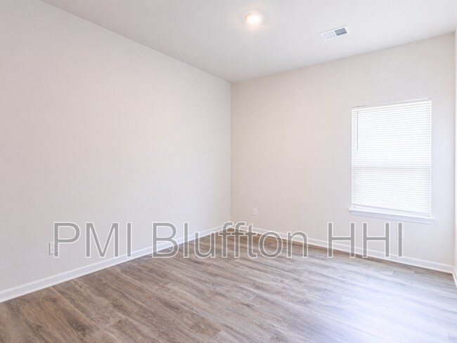 Building Photo - 118 Hydrangea Wy