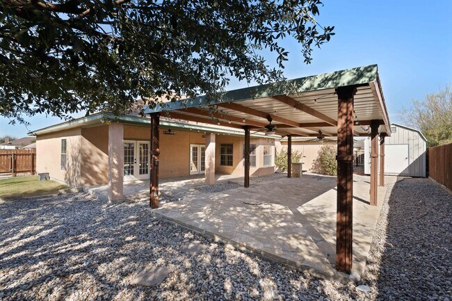 Building Photo - 206 Saddle Blanket