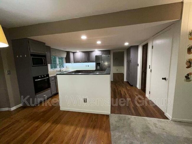Building Photo - 43 Powder Creek Dr
