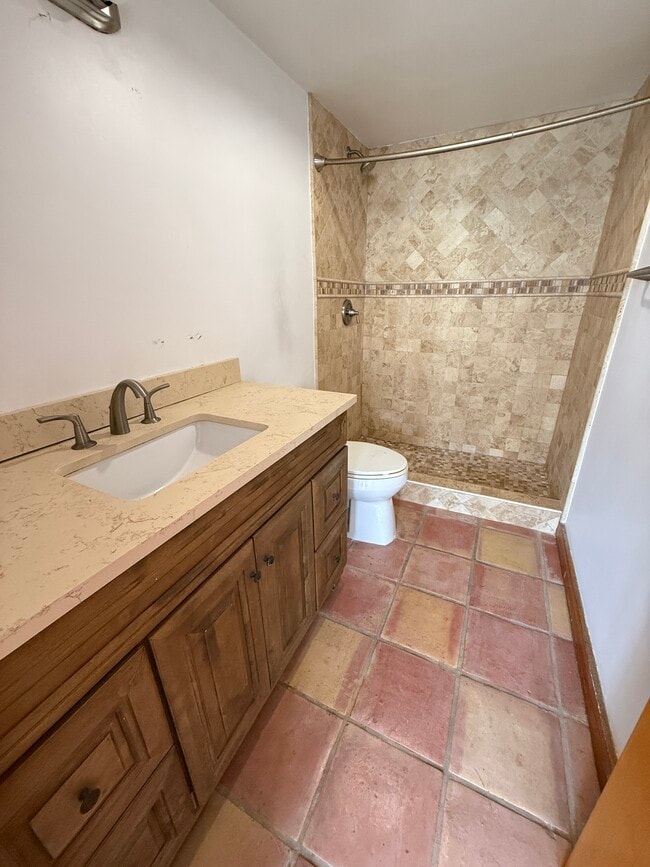 Building Photo - The Amethyst