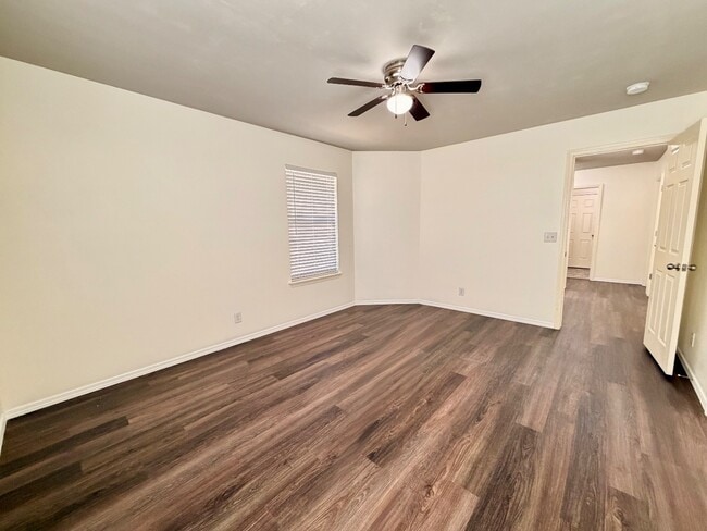 Building Photo - 6040 East 147th Pl S