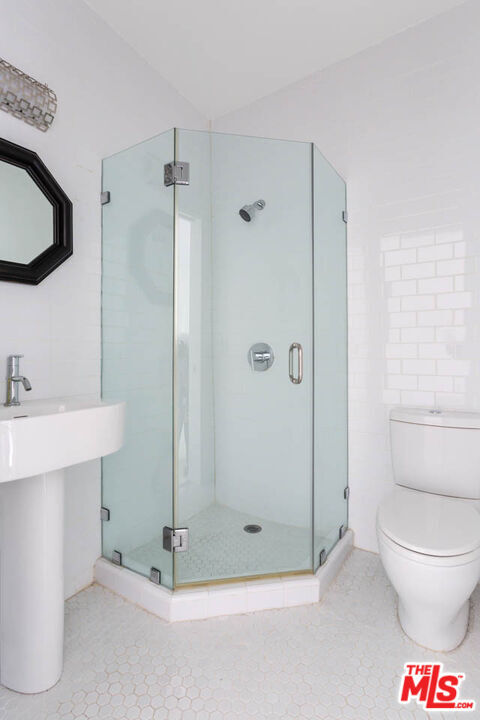 Building Photo - 146 N Citrus Ave