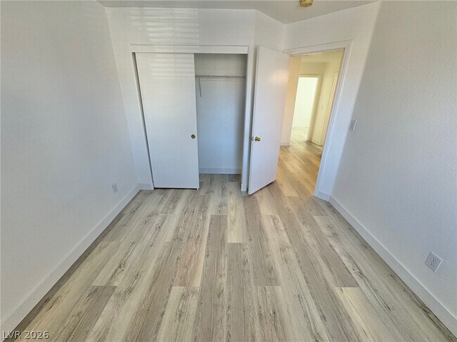 Building Photo - 9511 W Spring Blush Ave