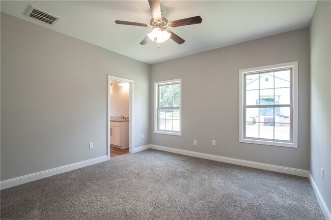 Building Photo - 100 Easy St