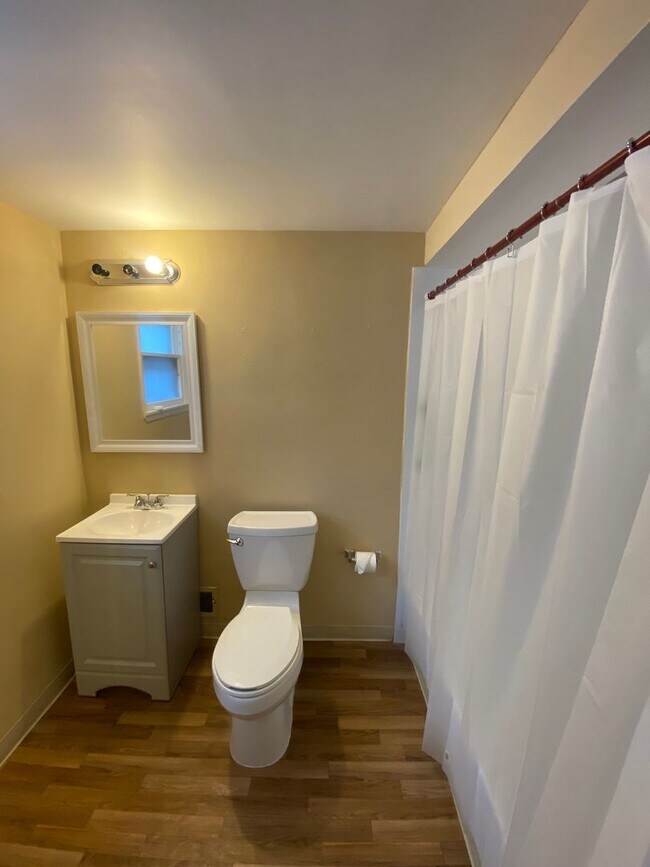 Building Photo - 5103 E 114th St