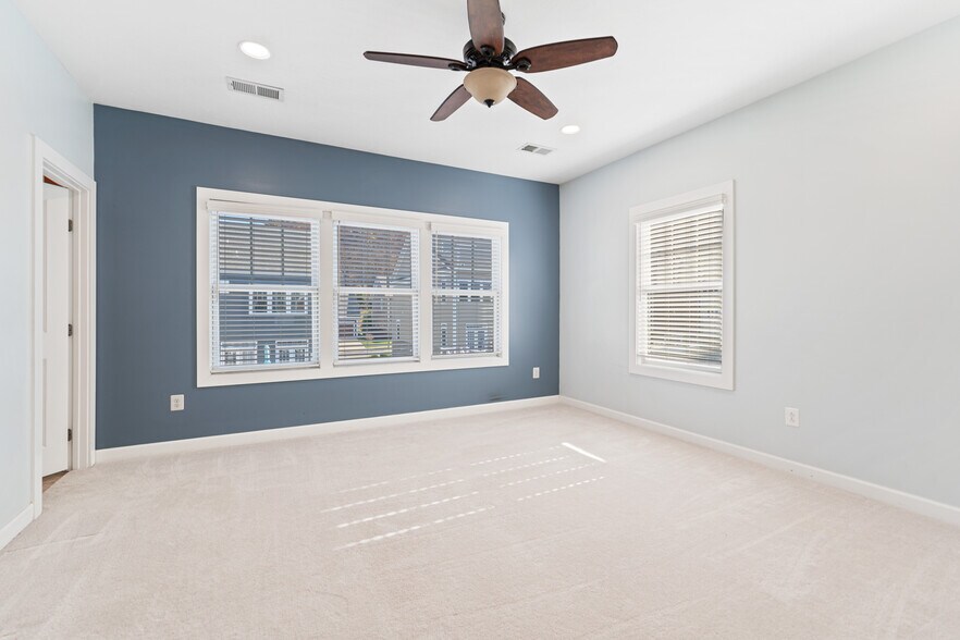 Building Photo - 337 Osona Ln