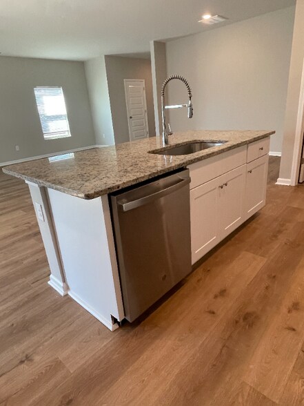 Building Photo - 1000 Saltgrass Way