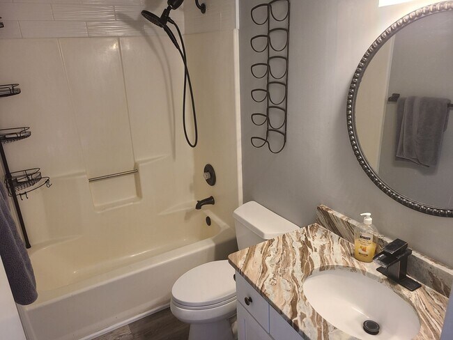 Building Photo - Beautiful 2 bedroom 2 bath unfurnished Townhome - Olde Point Golf Course - Hampstead