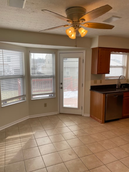 Building Photo - 7516 Swindon St