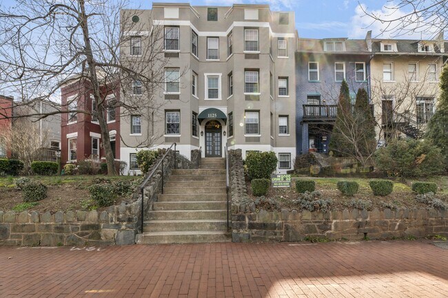 Building Photo - 1125 Maryland Ave NE