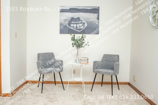 Building Photo - 1593 Roxbury Rd