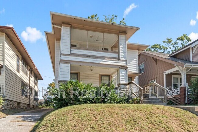 Building Photo - 5305 Charlotte St