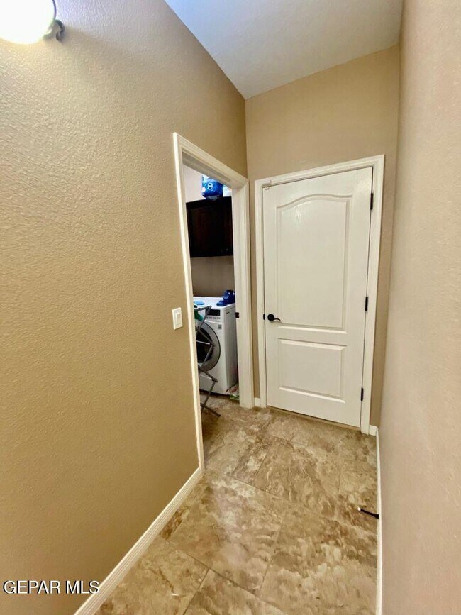 Building Photo - 11616 Grotto Bay Ct