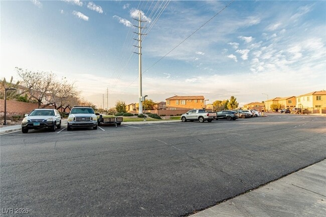 Building Photo - 788 Forest Peak St