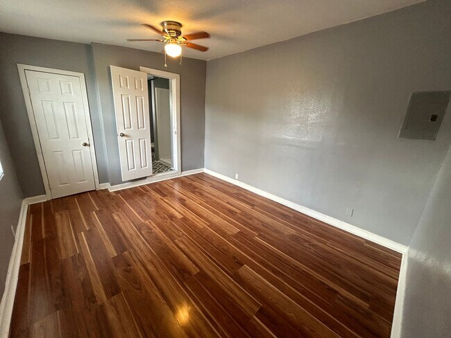 Building Photo - 2319 Observation Dr