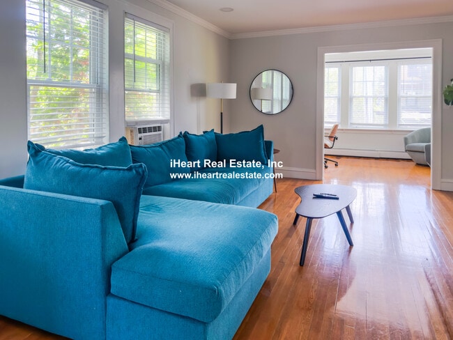 Building Photo - 65-67 Saint James Cir. Unit 2