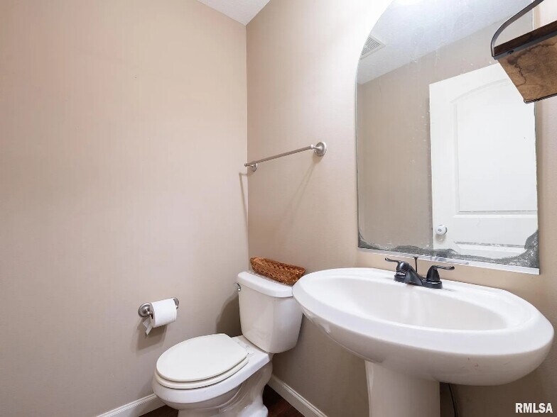 Building Photo - 10009 Brompton Ct