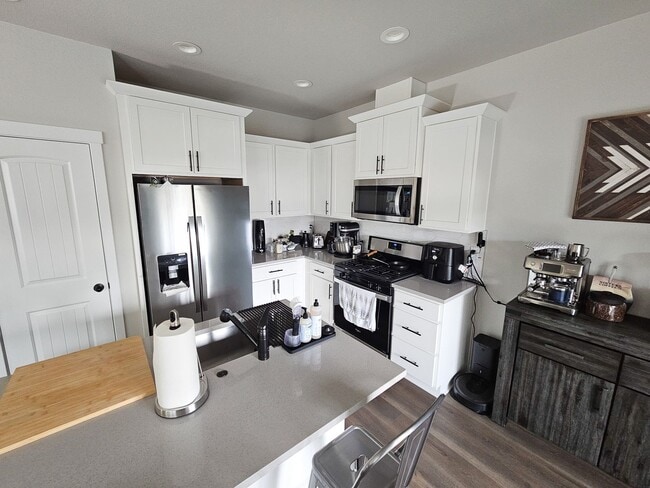 Building Photo - 5590 Mountain Quail Dr S