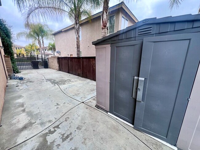 Building Photo - 5 bedroom Winchester home with a 3 car garage for LEASE!