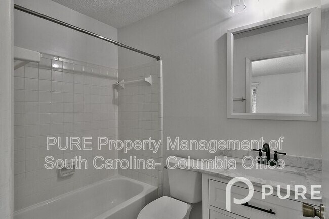 Building Photo - 207 Weddell St