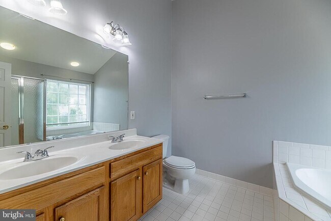 Building Photo - 24635 Kings Canyon Square