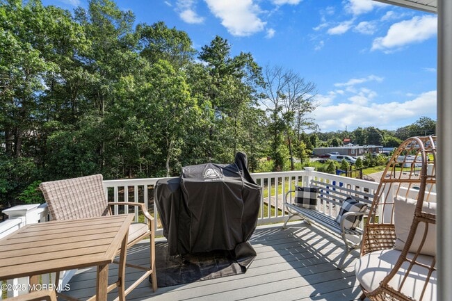 Building Photo - 305 Cyprus Ct